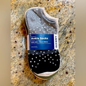 NWT Old Navy 6 Pack of Multi Color Ankle Socks